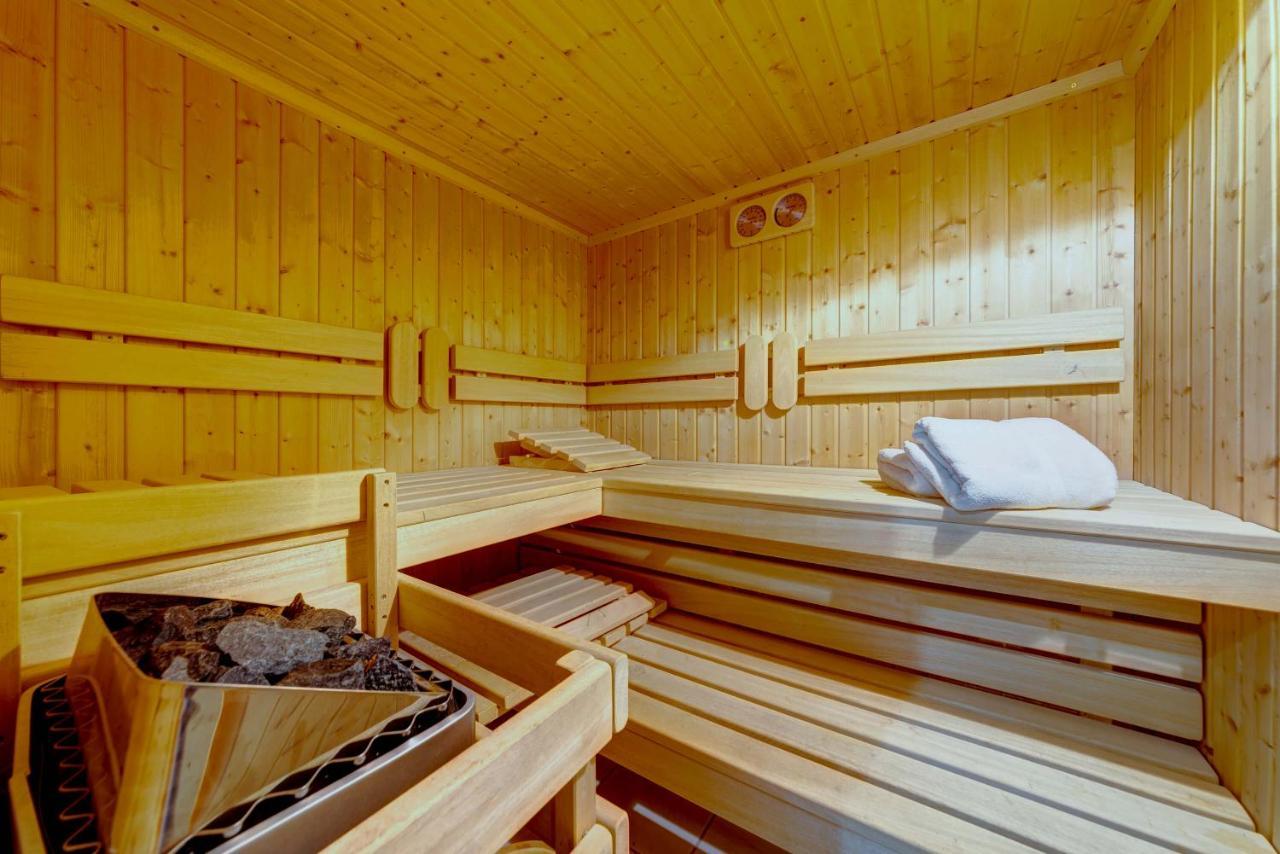Landgasthof Zum Dorfkrug Häusern Buitenkant foto