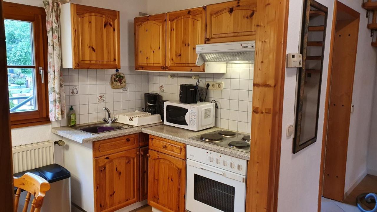 Landgasthof Zum Dorfkrug Häusern Buitenkant foto